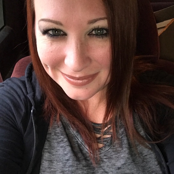 Meet your Posher, Heidi - Picture 1 of 1